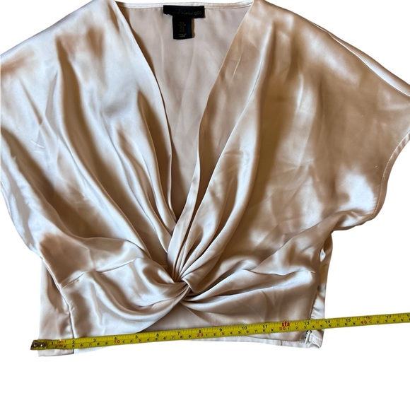 House of Harlow 1960 Women's Champagne Cream Color Satin V Neck Blouse Size L - Picture 10 of 10